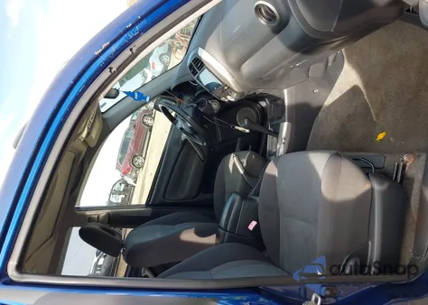 2005 Toyota Rav4 z USA, uszkodzony, nr VIN JTEHD20V156041087